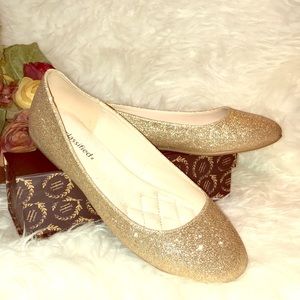 City Classified Women’s Gold Glittery Flats 9